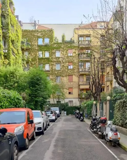 Guest house Stanza Nr 2 In Zona Solari In Appartamento Incantevole Milan