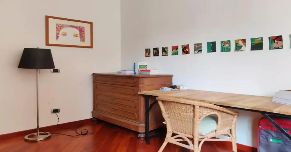 Guest house Stanza Nr 2 In Zona Solari In Appartamento Incantevole Milan Italy